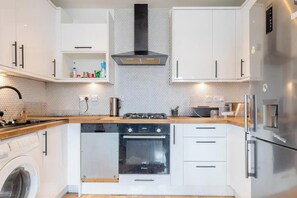 Frigorifero, microonde, forno, lavastoviglie