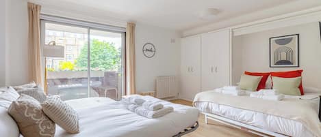 WiFi, bed sheets