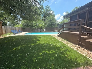 Outdoor pool - Near Downtown with Pool & Enclosed Patio (Austin)