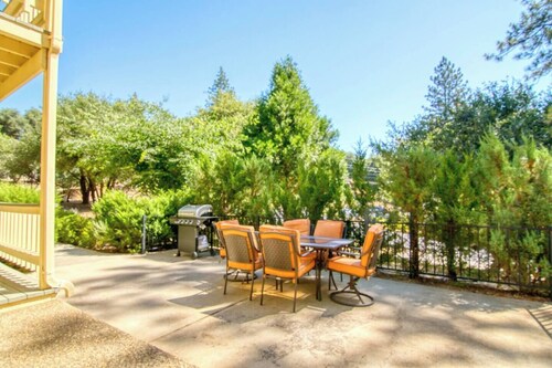 Wells Fargo Station at Pine Mountain Lake