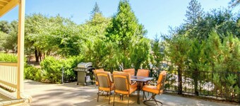 Wells Fargo Station at Pine Mountain Lake