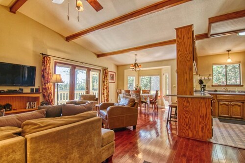 Wells Fargo Station at Pine Mountain Lake