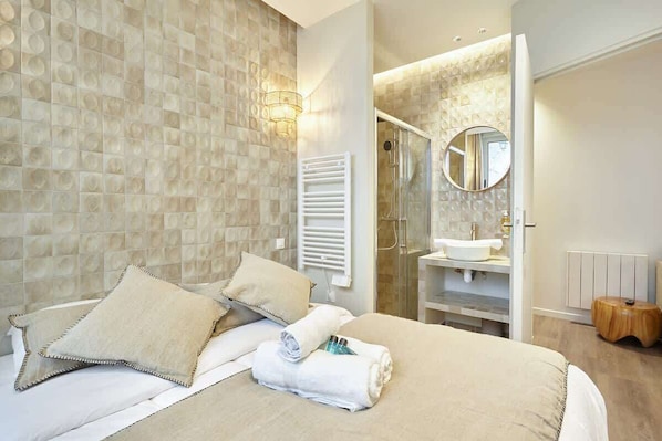 2 soverom, strykejern/-brett, wi-fi og sengetøy