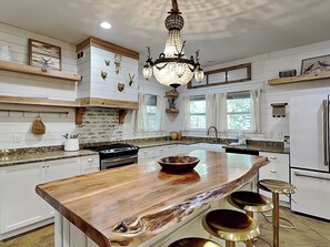 Fridge, microwave, oven, stovetop - Tranquil Haven | 4 Adult Bikes Included + Optional Golf Cart (Santa Rosa Beach)