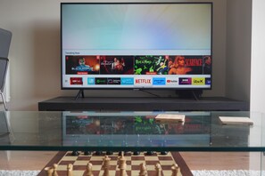 Games room - Luxury London flat 5 mins walk to Tube Underground (London)