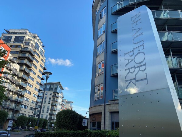 Exterior - Luxury London flat 5 mins walk to Tube Underground (London)