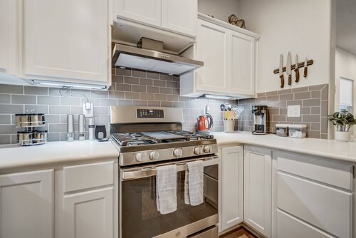 Sakura Springs | Garden of the Gods | Dog Friendly