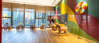 Rooftop pool-2BR Apartment Near Downtown