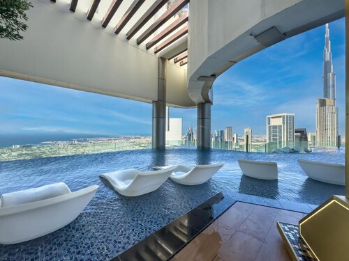 Rooftop pool-2BR Apartment Near Downtown