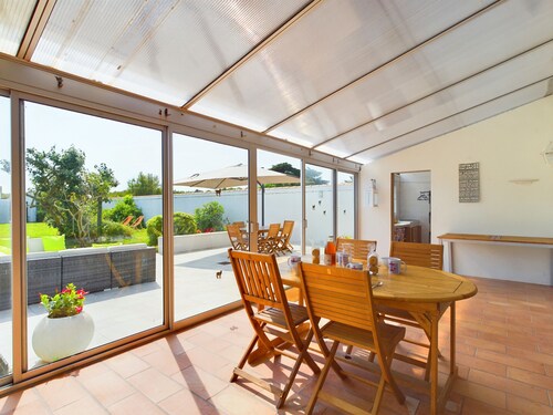 180m from the seaside, house for 11