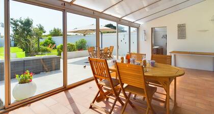 180m from the seaside, house for 11