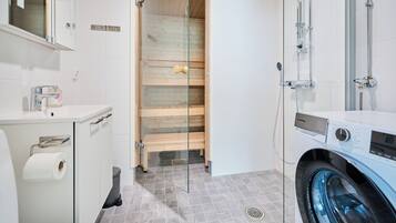 Appartement Classique | Salle de bain | SĂšche-cheveux, serviettes fournies, papier toilette