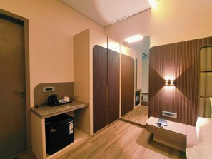 Suite | Free WiFi, wheelchair access - Hotel Akshay Palace (Ahmednagar)