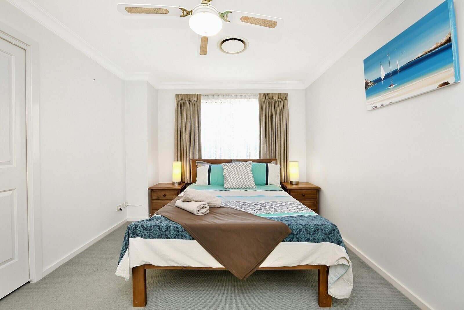 5 habitaciones, tabla de planchar con plancha, cuna de viaje y wifi 