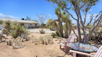 House, 2 Bedrooms | Property grounds