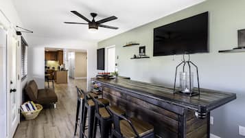 House, 3 Bedrooms | Dining