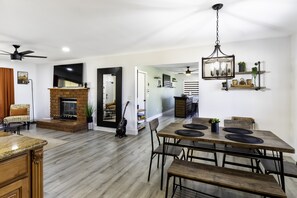 Maison, 3 chambres | Restauration