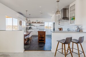 Rumah, 2 kamar tidur | Dapur pribadi | Lemari es, oven, mesin pembuat kopi/teh, dan pemanggang roti