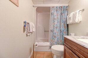 Condo, 1 Bedroom | Bathroom | Towels, shampoo - 0901 Salty Dayz Tower 1 Bedroom Condo (Carolina Beach)