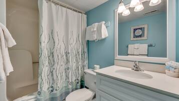 Kondominium, 1 kamar tidur | Kamar mandi | Handuk dan sampo