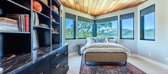 Cliffside Oasis 4 Bedroom Home