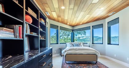 Cliffside Oasis 4 Bedroom Home