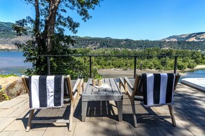 House, 4 Bedrooms | Outdoor dining