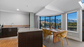 Dining - Beacon Penthouse 1006 - 4 Bed (Queenstown)