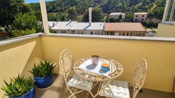์ํํธ (Apartment Torre Senj - Two Bedroom Ap) | ํ
๋ผ์ค/ํํฐ์ค
