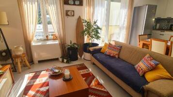 Apartment (Apartment Torre Senj - Two Bedroom Ap) | Living room | 32-inch flat-screen TV with satellite channels