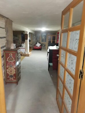 Family Room with shower | Free WiFi - Gîte Mourik (Tizi N'Isly)