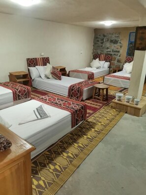 Family Room with shower | Free WiFi - Gîte Mourik (Tizi N'Isly)