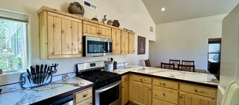 Pet-Friendly I Rim Village I Garage I Pool & Hot Tub I Trailer Parking