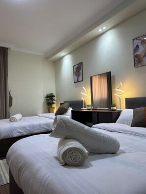 3 bedrooms, iron/ironing board, WiFi, bed sheets - Luxury 3 Bedroom Apt with Pool Near City Star Mall (Cairo Governorate)