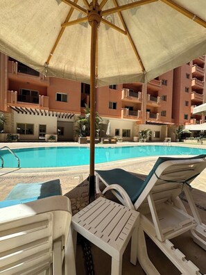 Pool - Luxury 3 Bedroom Apt with Pool Near City Star Mall (Cairo Governorate)