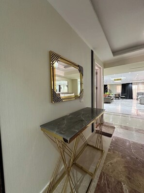 Interior - Luxury 3 Bedroom Apt with Pool Near City Star Mall (Cairo Governorate)