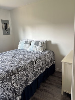 2 bedrooms, bed sheets
