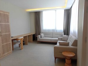 Luxury Suite | Living area