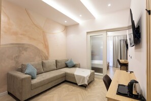 Minibar, in-room safe, desk, soundproofing - Nayel Hotel (Durrës)