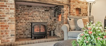 Chapel Cottage - sleeps 4 guests in 2 bedrooms