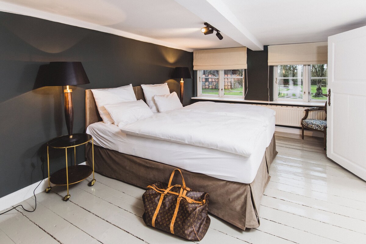 Casa, 5 camere da letto, vista giardino | Tende oscuranti, ferro/asse da stiro, Wi-Fi gratuito