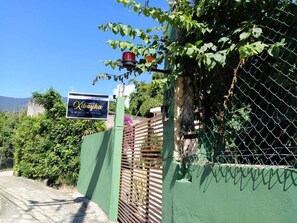 Property entrance - Chalés Xibayka (Ilhabela)