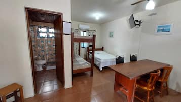 Quarto standard | 1 quarto, espaço de trabalho para notebook, Wi-Fi de cortesia