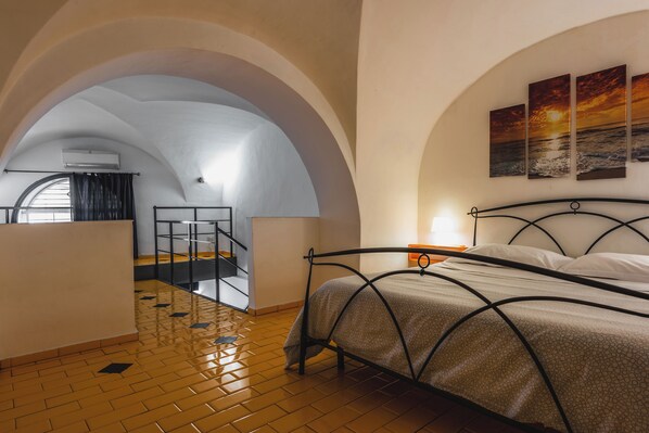 1 bedroom, iron/ironing board, free WiFi - Catania City Apartment (Catania)