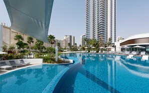 Outdoor pool - Maison Privee - Tranquil Apt w/ Mesmerizing Views cls to Marina (Dubai)