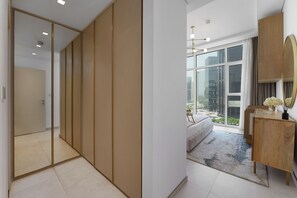 Appartement Deluxe, 2 chambres | Armoire