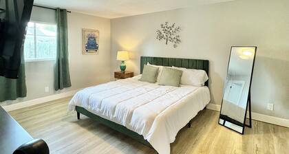 Charming large 2-bedroom house 15 min to beach