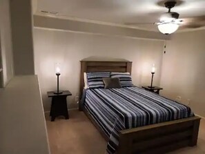 1 bedroom, iron/ironing board, free WiFi, bed sheets - Cozy 1-bedroom basement apartment in enchanting Fort Collins. 30 day minimum. (Fort Collins)