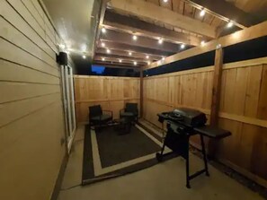 Terrace/patio - Cozy 1-bedroom basement apartment in enchanting Fort Collins. 30 day minimum. (Fort Collins)