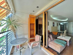 컴포트 아파트, 발코니 | 테라스/파티오